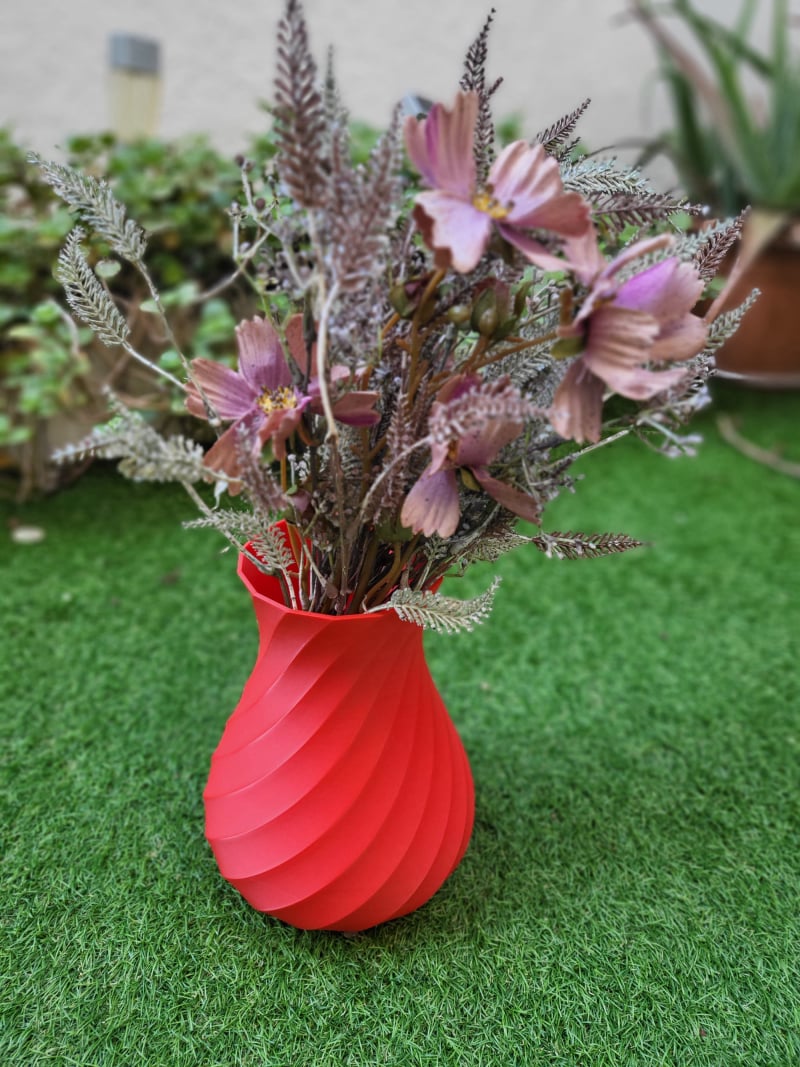 jarron moderno rojo