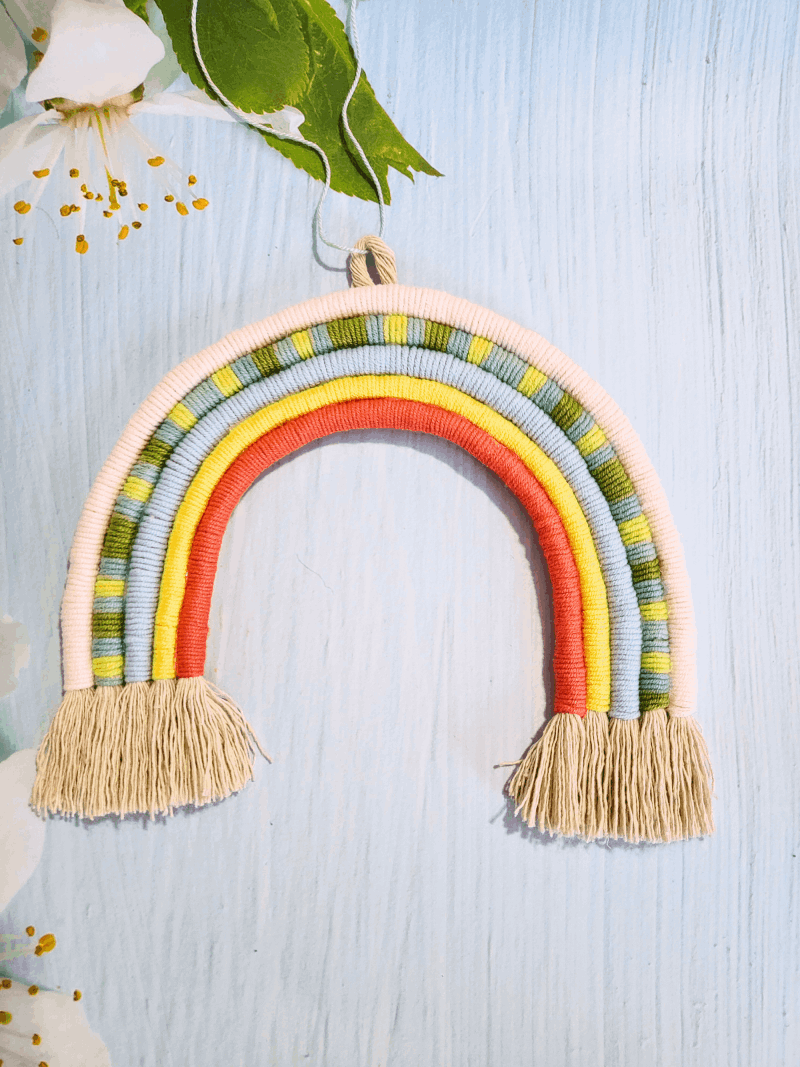 arcoiris macramé tejido pared