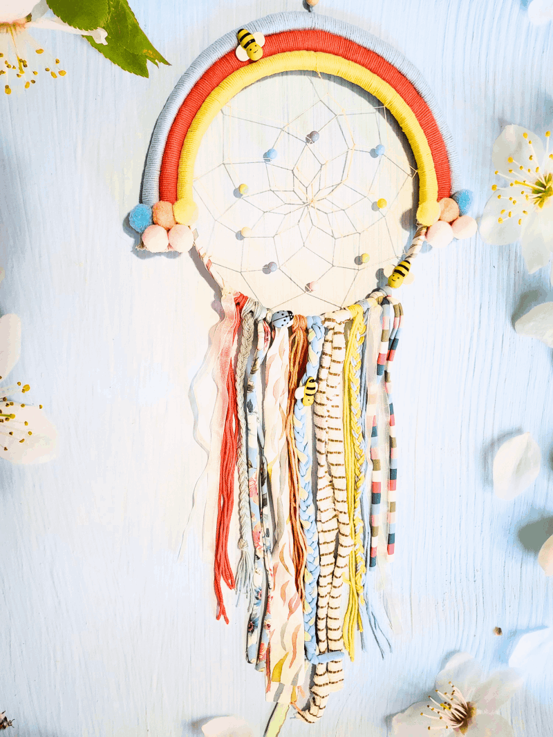 atrapasueños con arcoiris